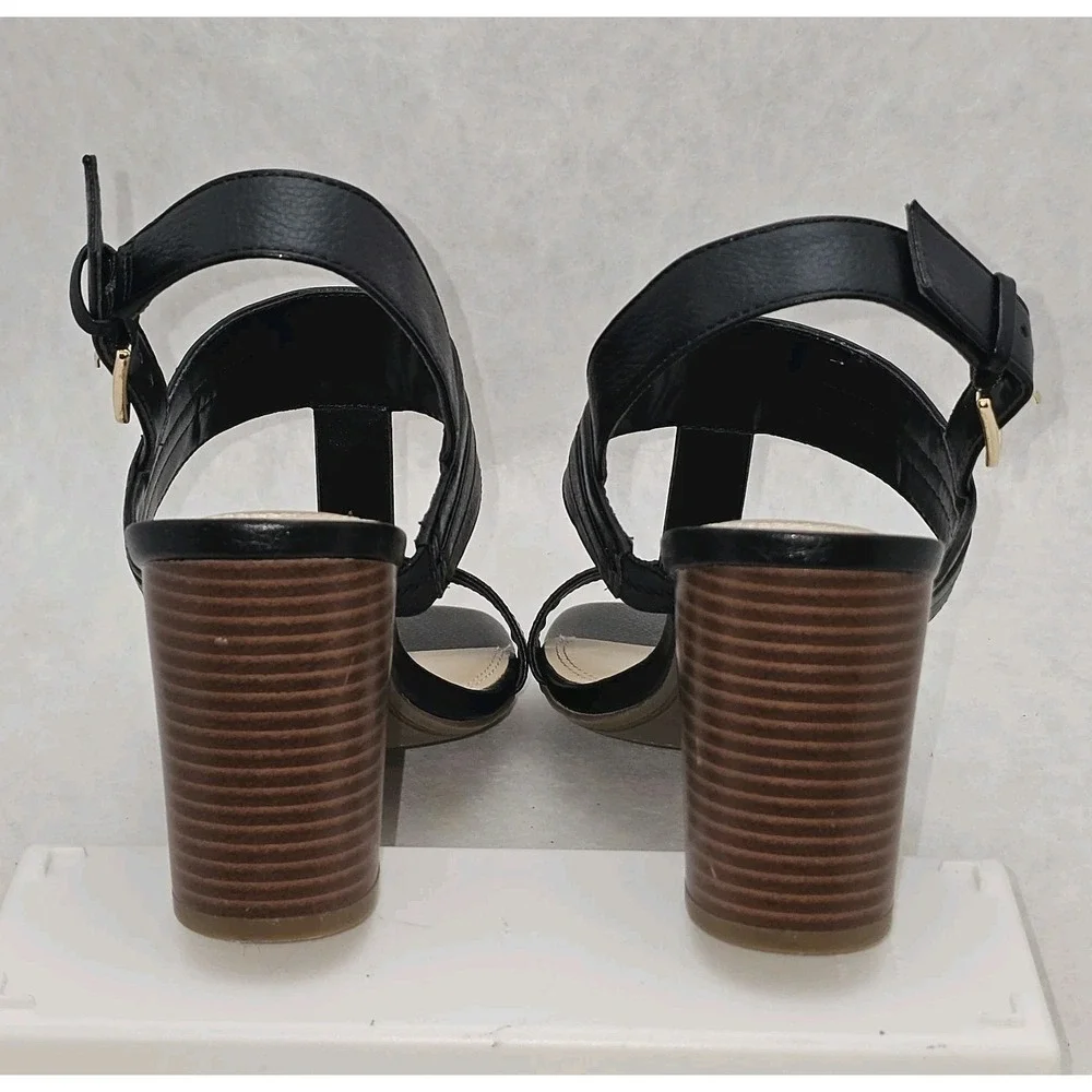 NWOT Tommy Hilfiger Garza Block Heel Black Faux Pebbled Leather Sandals  9½ M
